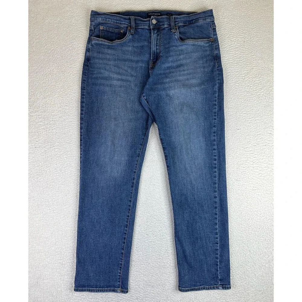 Lucky Brand Jeans Mens 36x32 Blue 221 Straight Medium Wash Stretch Denim